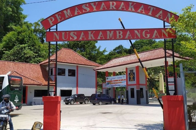 Ilustrasi. Gerbang masuk kawasan lapas Nusakambangan, dengan Nirbaya sebagai lokasi eksekusi hukuman mati yang kerap dirahasiakan. (bapassolo.kemenkumham.go.id)