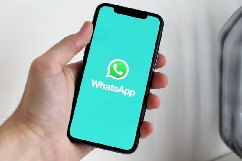 Cara membuat paket stiker WhatsApp. (Pexels/Anton)