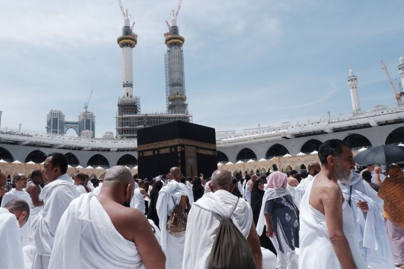 Ilustrasi jemaah haji. Kemenkes menghimbau untuk para jemaah haji waspada dengan MERS-CoV di Arab Saudi, meski kasusnya terkendali.(SHUTTERSTOCK/TAMLIKHO TAM)