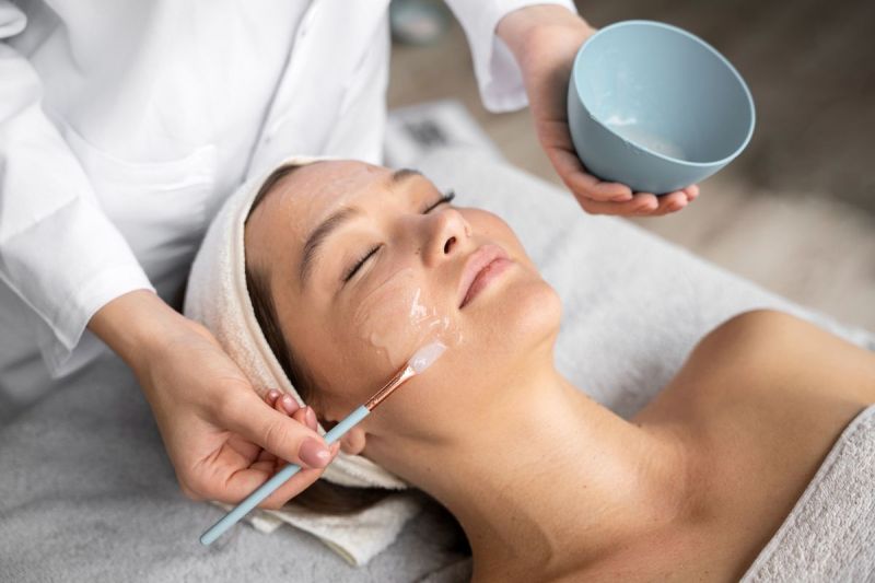 Ilustrasi chemical peeling(Freepik)