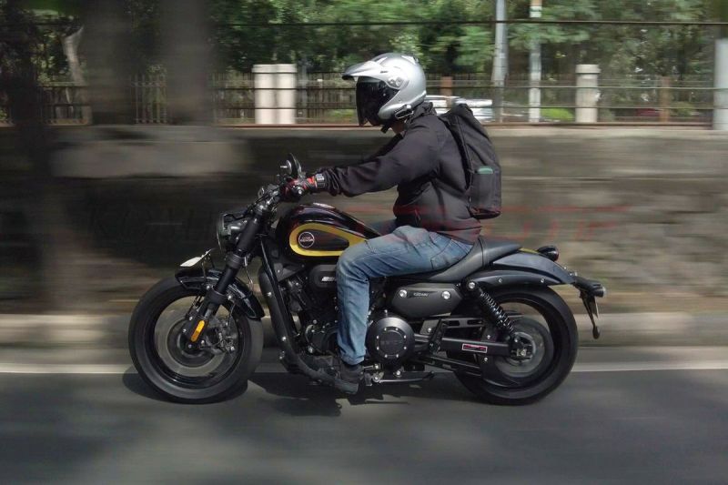 Posisi berkendara Keeway Benda V252C(KOMPAS.com/RARINDRA)
