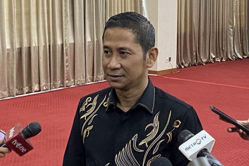 Ketua Bidang Hubungan Antarlembaga dan Layanan Informasi KY Mukti Fajar Nur Dewata dalam konferensi pers di Gedung KY, Jakarta Pusat, Kamis (4/7/2024).(KOMPAS.com/NIRMALA MAULANA A)