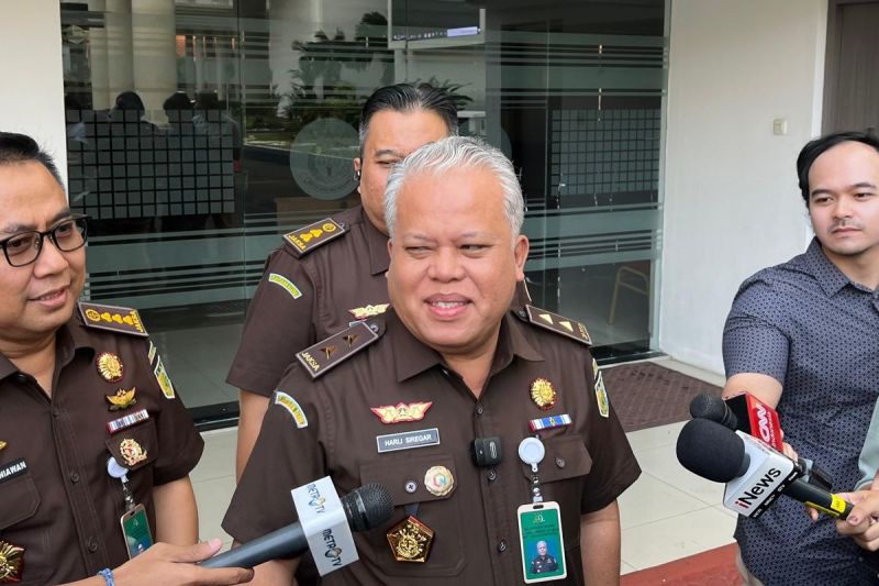 Kepala Pusat Penerangan Hukum Kejagung Harli Siregar di Kejagung, Jakarta, Senin (12/8/2024).(KOMPAS.com/Rahel)