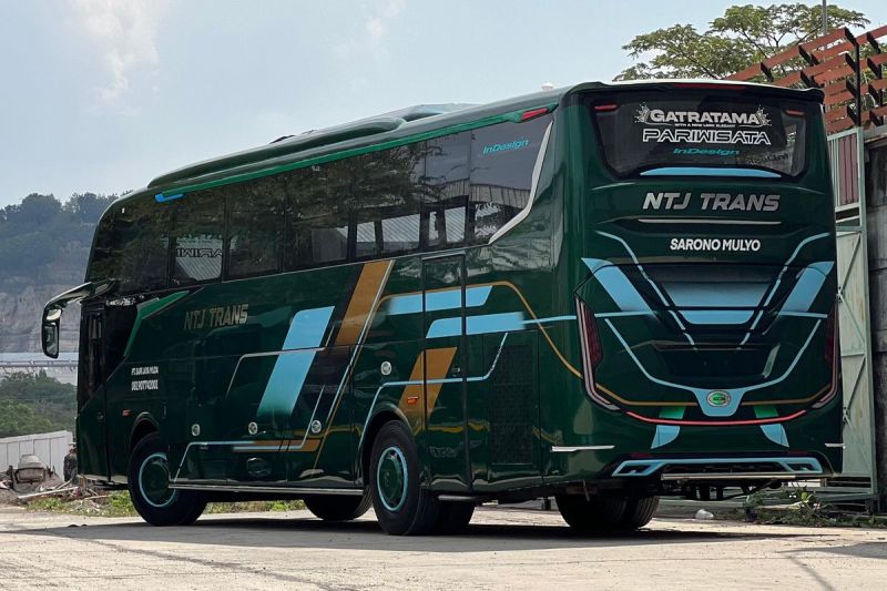 Modifikasi Jetbus 5 buatan Karoseri K3 di Semarang, Jawa Tengah(KAROSERI K3)