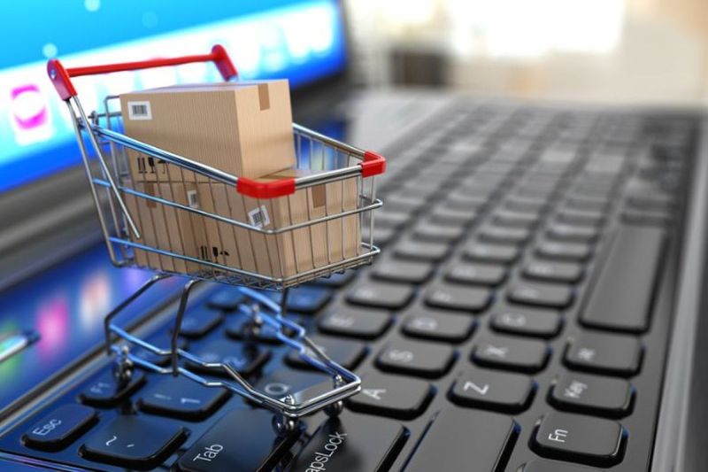 Ilustrasi belanja online. (dok. Shutterstock/Maxx-Studio)