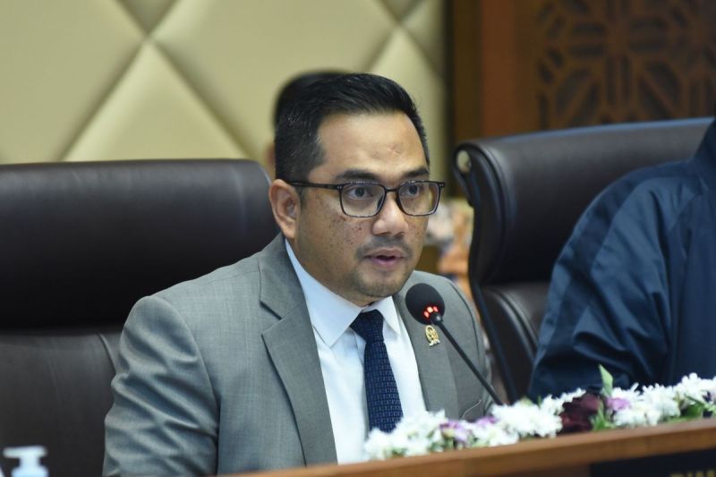 Ketua Komisi II DPR RI Muhammad Rifqinizamy Karsayuda saat memimpin rapat kerja Komisi II DPR dengan Otorita IKN, di ruang rapat Komisi II DPR RI, Senayan, Jakarta, Rabu (30/10/2024).(Dok.DPR RI)