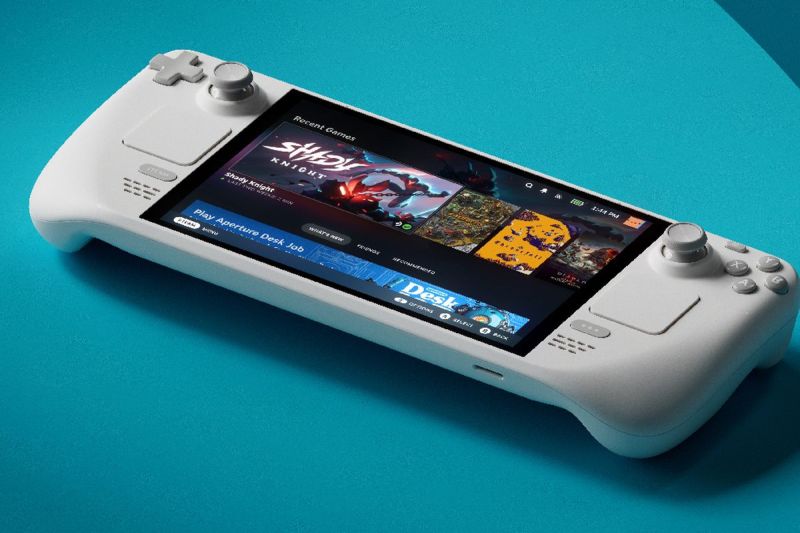 Valve merilis konsol game handheld Steam Deck OLED versi khusus. Warnanya putih seperti PS5. (Steam)