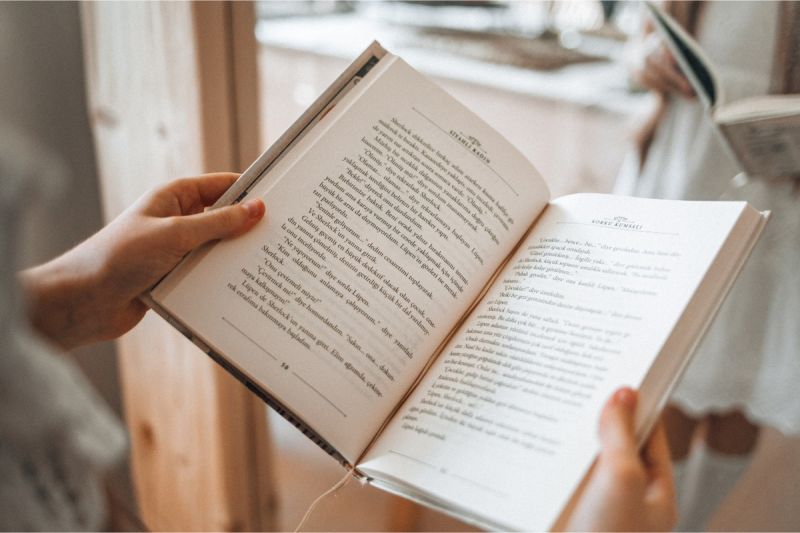 ilustrasi buku (canva.com)