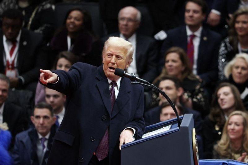Foto pidato Donald Trump saat pelantikan dirinya sebagai presiden ke-47 Amerika Serikat di Capitol One Arena, Washington DC, Senin (20/1/2025).(GETTY IMAGES/JUSTIN SULLIVAN via AFP)