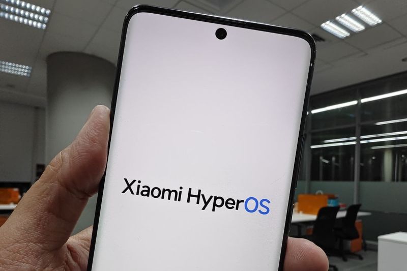 Xiaomi Redmi Note 14 Pro Plus 5G membawa tampilan antarmuka HyperOS yang berbasis Android 14. Xiaomi beralih dari antarmuka MIUI ke HyperOS sejak 2024 lalu. (KOMPAS.com/YUDHA PRATOMO)