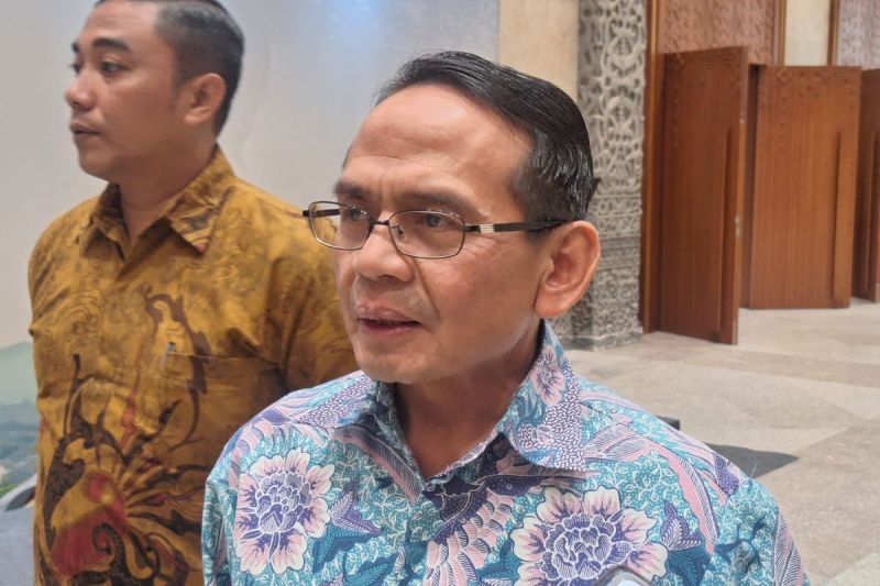 Kepala Eksekutif Pengawas Lembaga Pembiayaan, Perusahaan Modal Ventura, Lembaga Keuangan Mikro, dan Lembaga Jasa Keuangan Lainnya OJK Agusman ketika ditemui pada Pertemuan Tahunan Industri Jasa Keuang