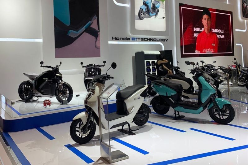 Motor listrik Honda di booth Honda pada IIMS 2025(KOMPAS.com/DIO DANANJAYA)