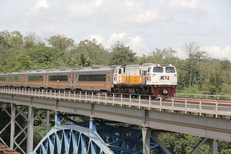 Ilustrasi kereta api. Kereta api tarif khusus dari Jogja dan Solo 2025. Daftar kereta go show dari Jogja dan Solo. Daftar KA go show terbaru dari Jogja dan Solo 2025.(Dok. PT KAI)