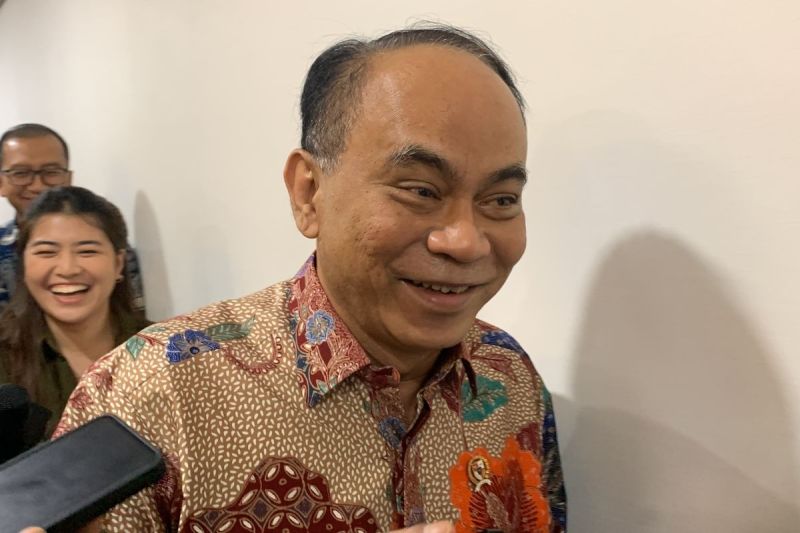 Menteri Koperasi (Menkop) Budi Arie Setiadi saat ditemui di Kantor Kemenko Pangan, Jakarta Pusat, Kamis (10/4/2025).(KOMPAS.com/FIRDA JANATI)