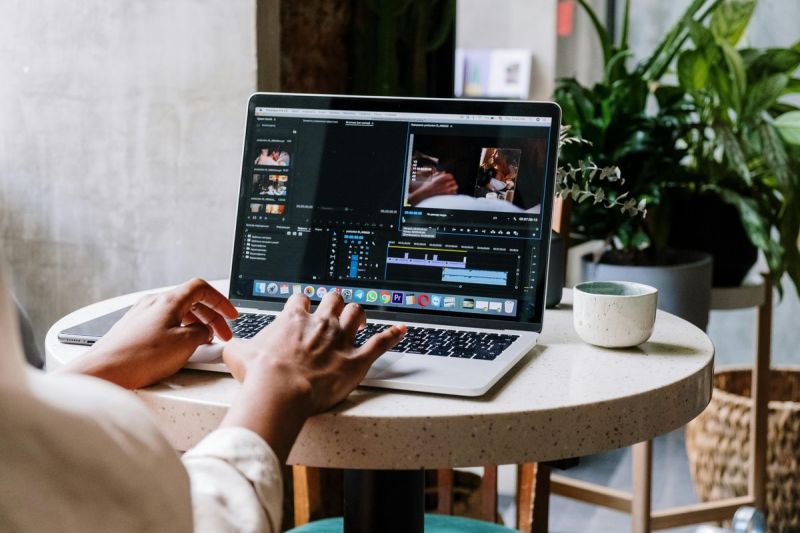 Kisah inspirasi orang yang terkena PHK.(Pexels/COTTONBRO STUDIO)