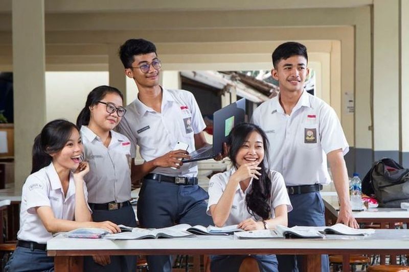 Ilustrasi siswa SMA, SMK. Ilustrasi SPMB dibuka((Shutterstock/Ibenk_88))