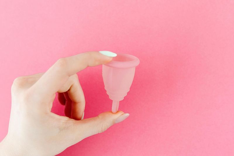 Hal penting yang harus diperhatikan sebelum memakai menstrual cup.(Pexels/KABOOMPICS)