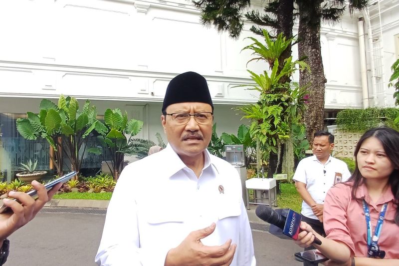 Menteri Sosial (Mensos) Saifullah Yusuf atau Gus Ipul di Kompleks Istana, Jakarta, Rabu (30/4/2025).(KOMPAS.com/Rahel)