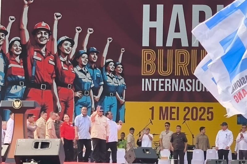 Presiden Prabowo menghadiri acara May Day 2025 di Monas, Kamis (1/5/2025).(KOMPAS.com/RAHEL NARDA)