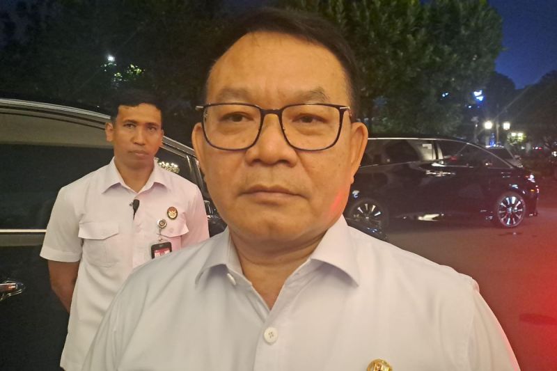 Jenderal (Purn) TNI Dudung Abdurachman saat ditemui di Istana, Jakarta, Senin (5/5/2025). (KOMPAS.com/ADHYASTA DIRGANTARA)