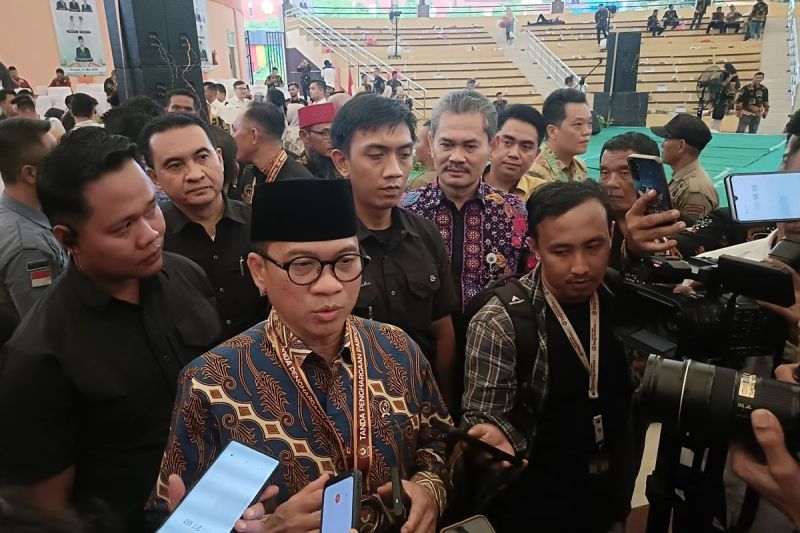Mendes PDT Yandri Susanto mengajak para sarjana di Kota untuk kembali ke desa.menjadi pegawai Koperasi Desa Merah Putih.