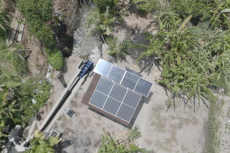 Pembangkit listrik tenaga surya (PLTS) berkapasitas 21 kWp dan mikrohidro di Desa Uma Palak Lestari, Kelurahan Peguyangan, Denpasar Utara, Bali, bantu petani menggarap lahan pertaniannya.