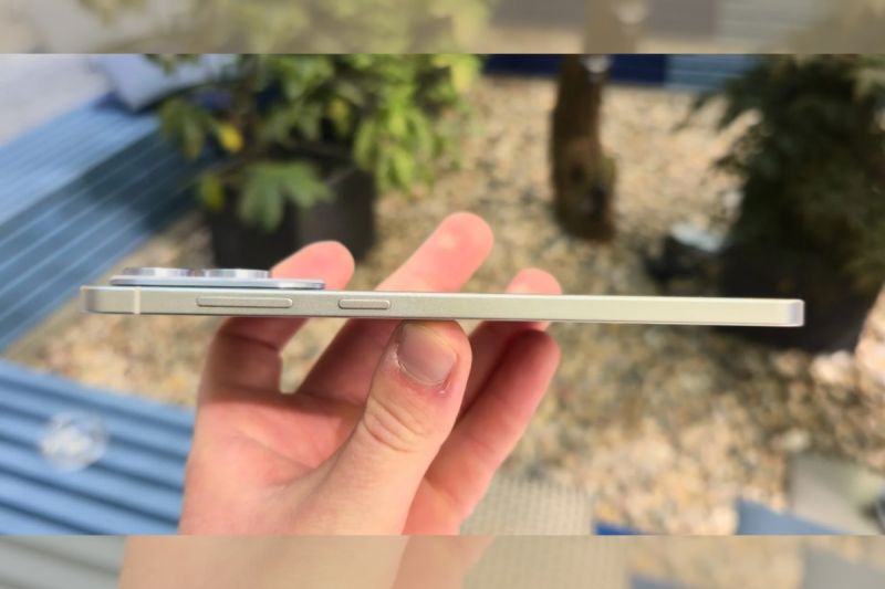 Tangkapan layar penampakan bagian samping Samsung Galaxy S25 Edge.(SamMobile)