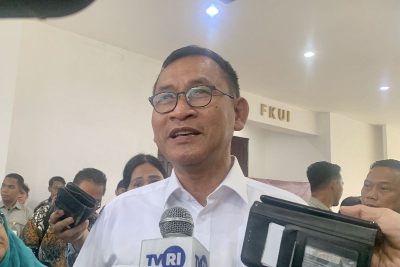 Ketua Umum Ikatan Alumni (ILUNI) FK UI Dr. dr. Wawan Mulyawan di Gedung FK UI Salemba, Jakarta Pusat, Selasa (20/5/2025).(KOMPAS.com/FIRDA JANATI)