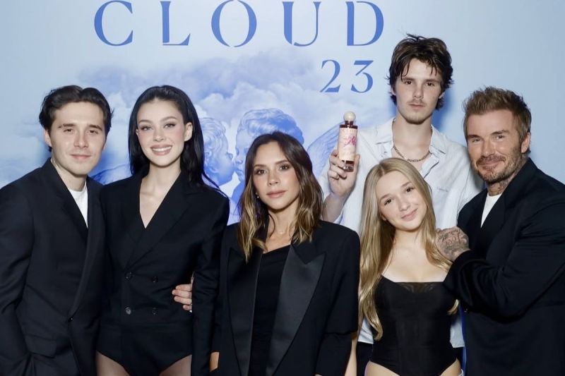 Momen kebersamaan keluarga Beckham dengan sang menantu Nicola Peltz.(Instagram.com/victoriabeckham)