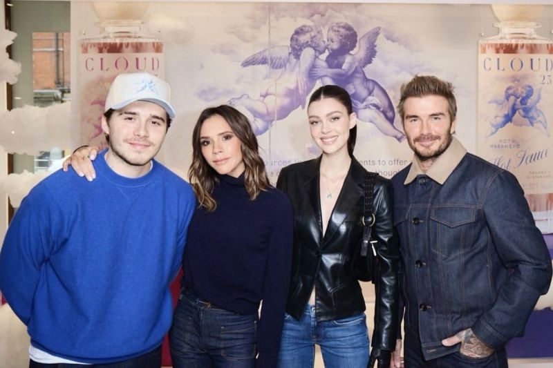 Momen kebersamaan keluarga Beckham dengan sang menantu Nicola Peltz.(Instagram.com/victoriabeckham)
