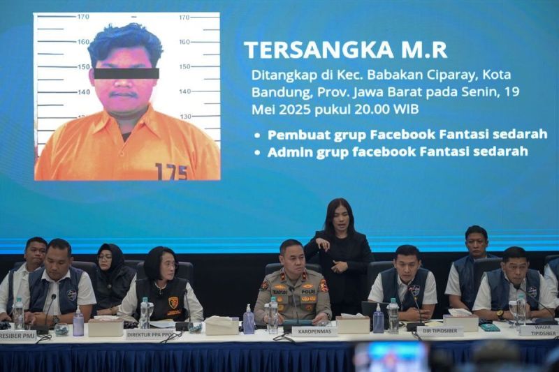 ANTARA FOTO/Fauzan)