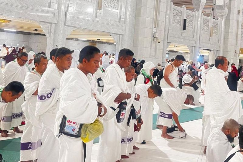 Jemaah haji 1446 Hijriah atau 2025 saat melaksanakan ibadah di Masjidil Haram.(Dok. Humas Kementerian Agama)