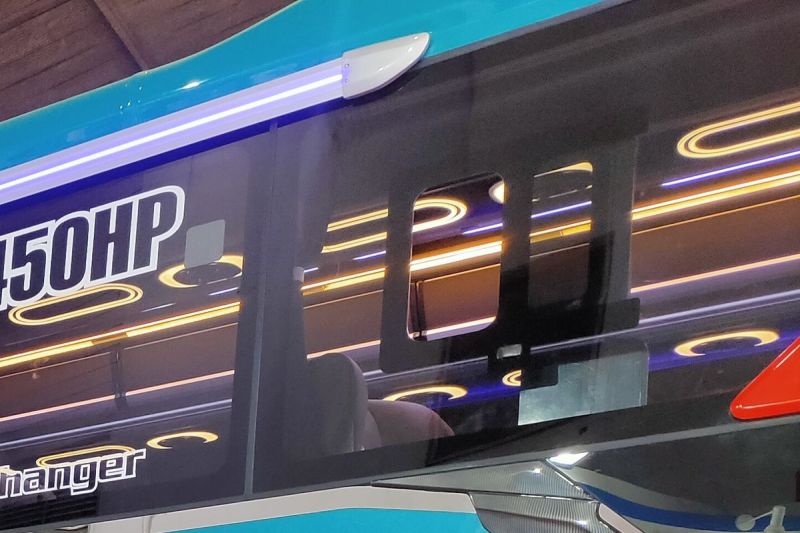 Kaca geser di bodi Skylander R22(KOMPAS.com/ JANLIKA PUTRI)