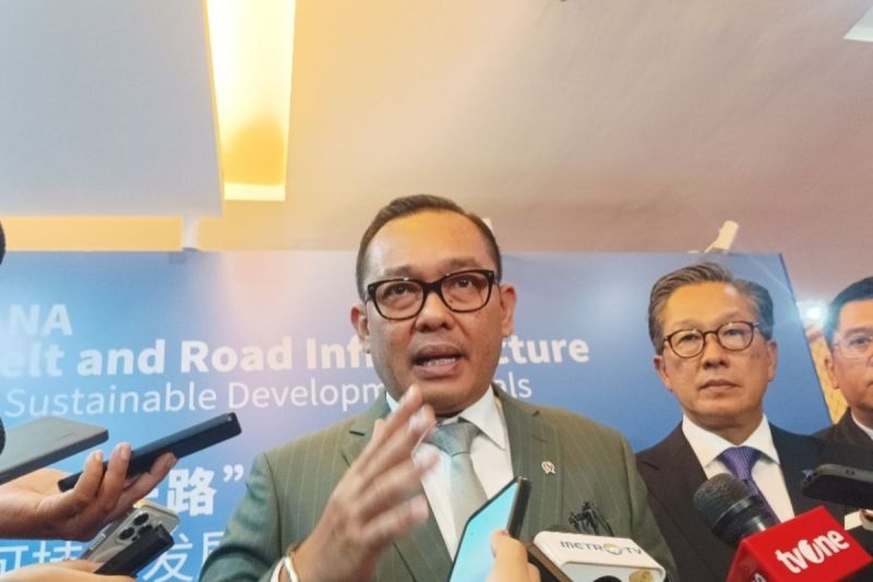 Wakil Menteri Investasi dan Hilirisasi/Wakil Kepala BKPM, Todotua Pasaribu usai menghadiri acara Global Business Summit di Kantor Kementerian Investasi, Jakarta, Minggu (25/5/2025).
