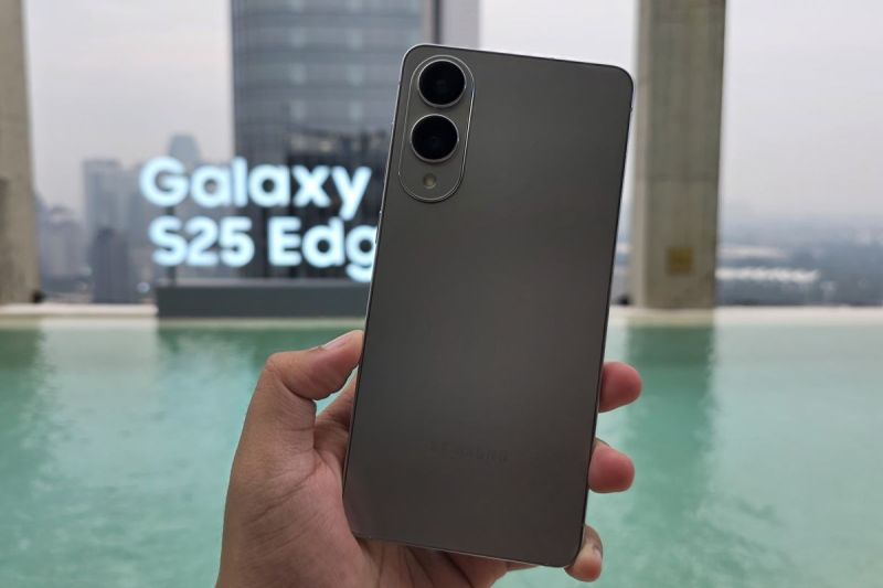 Samsung resmi membuka masa pre-order ponsel terbarunya, Galaxy S25 Edge, di Indonesia. Pemesanan dibuka mulai hari ini, Senin (26/5/2025) hingga 5 Juni 2025.