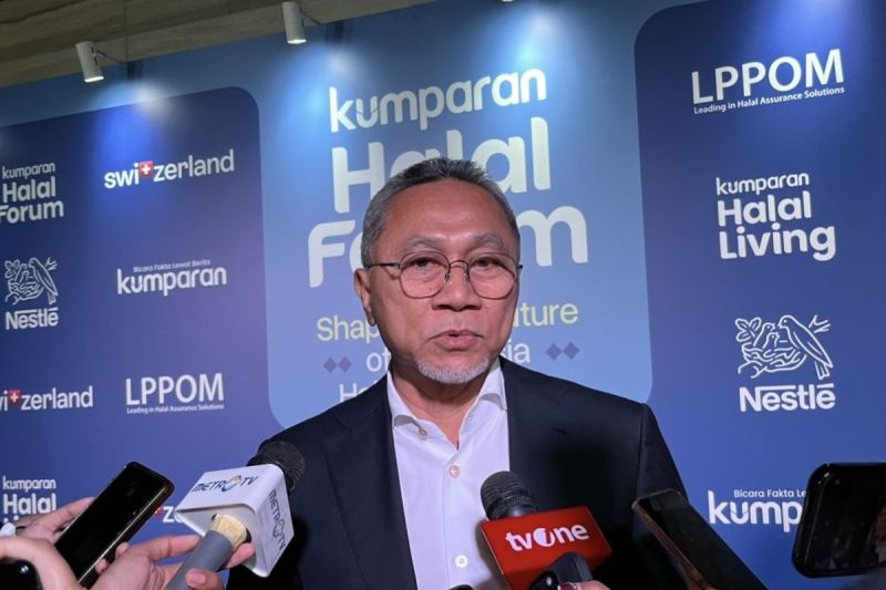 Menteri Koordinator Bidang Pangan Zulkifli Hasan alias Zulhas dalam acara Kumparan Halal Forum di Jakarta Selatan, Selasa (27/5/2025).(KOMPAS.com/NIRMALA MAULANA)