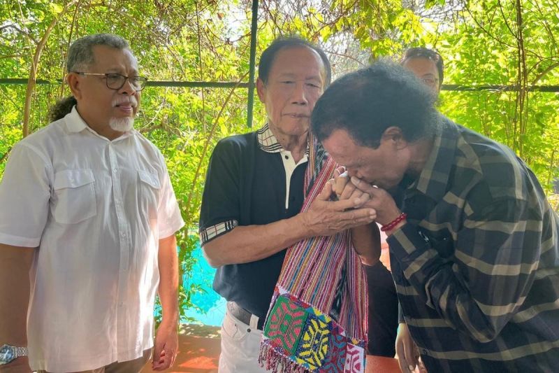 Ketua Umum DPP GRIB Jaya, Hercules Rosario Marshal meminta maaf kepada mantan Kepala BIN, Letnan Jenderal TNI (Purn) Sutiyoso.(Foto Dok GRIB Jaya)