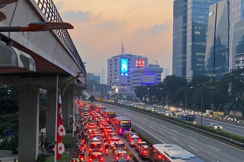 Jalan Letjen MT Haryono Arah Stasiun Cawang Macet Parah(KOMPAS.com/Lidia Pratama Febrian )