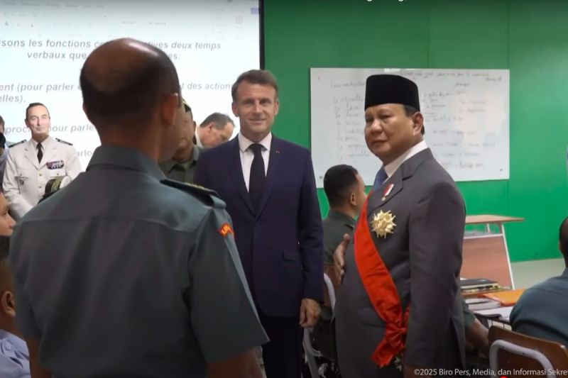 Prabowo tanyai kesiapan prajurit di Akmil untuk bawa kapal selam Scorpene dari Perancis, Macron tersenyum. (YouTube Sekretariat Presiden)(YouTube Sekretariat Presiden)