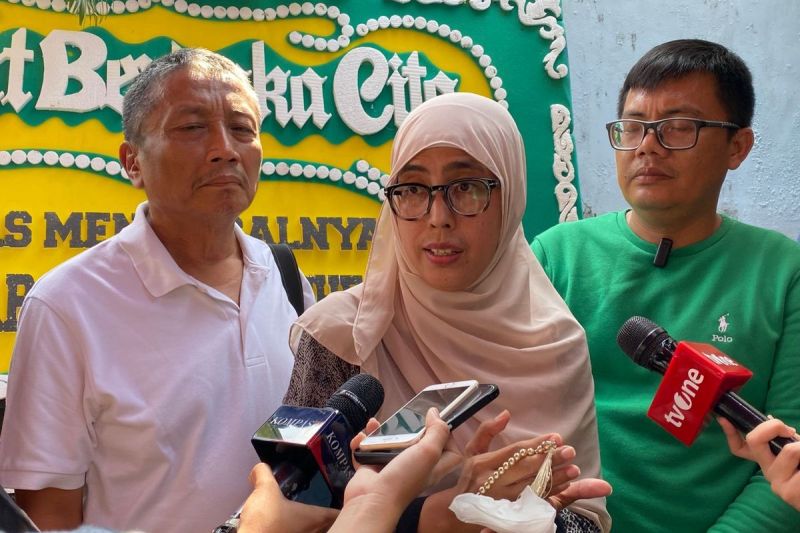 Ibunda Argo Ericko Achfandi (19), Meiliana (48), saat ditemui di rumah duka di Kalibaru, Cilodong, Kota Depok, Jawa Barat, Sabtu (31/5/2025).(KOMPAS.com/BAHARUDIN AL FARISI)