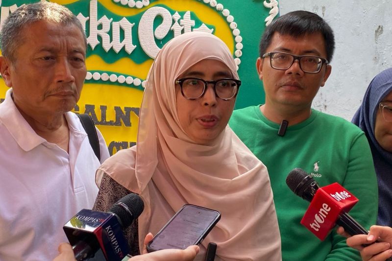 Ibunda Argo Ericko Achfandi (19), Meiliana (48), saat ditemui di rumah duka di Kalibaru, Cilodong, Kota Depok, Jawa Barat, Sabtu (31/5/2025).(KOMPAS.com/BAHARUDIN AL FARISI)