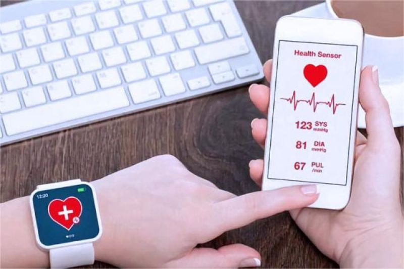 ilustrasi AI menganalisis detak jantung melalui aplikasi di smartphone