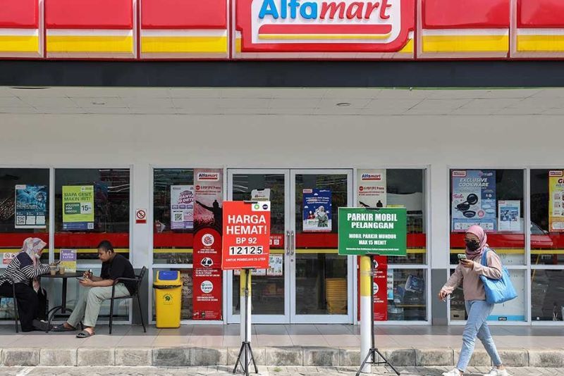Lebih dari 500 Gerai Alfamart Tutup, Apa Penyebabnya?