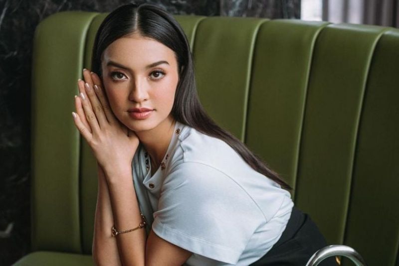 Gantikan Luna Maya, Raline Shah Terima Gelar Presiden Jomblo Indonesia