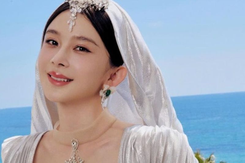 Terlalu Seksi Aktris China Zhao Yingzi Diusir dari Red Carpet Cannes