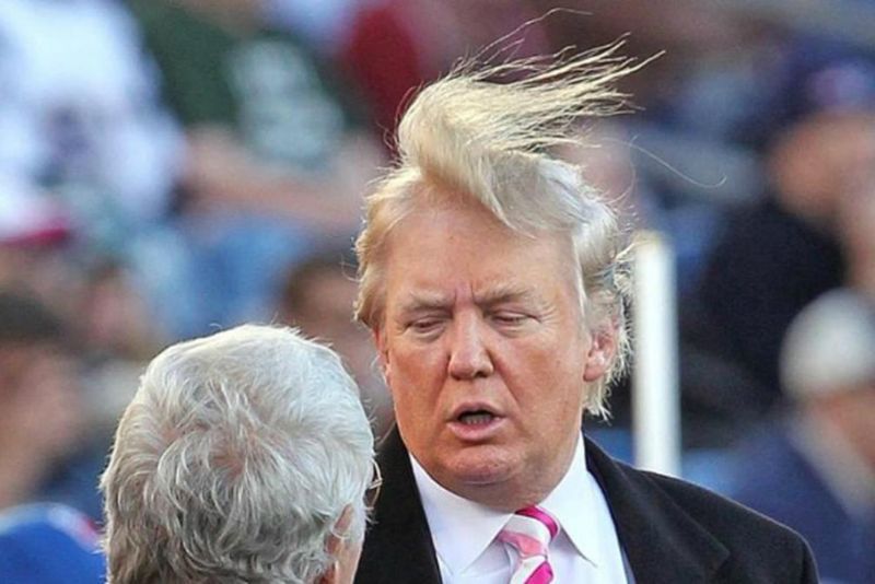 Puluhan Gadis Berambut Putih Kibaskan Rambut Sambut Donald Trump di UEA