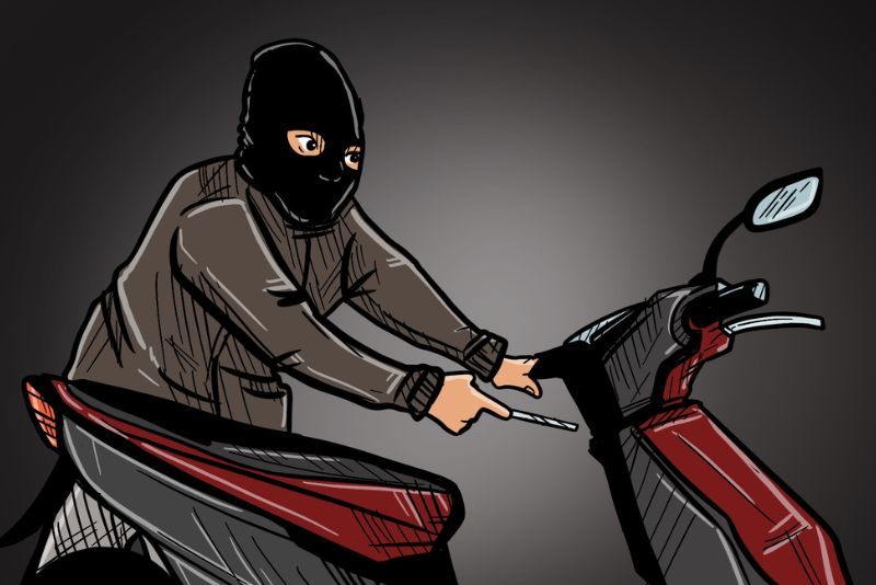 Saat Maling Ini Tidur, Motor Curiannya Digondol Pencuru Lain