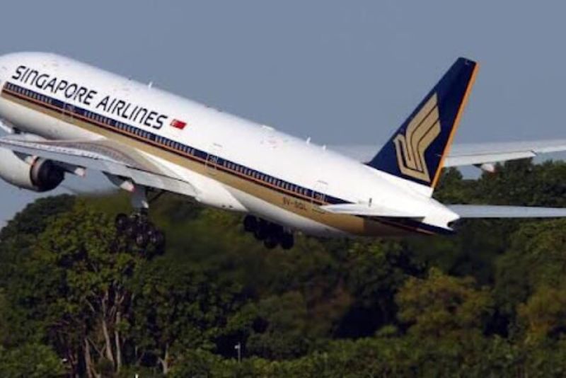 Singapore Airlines Untung Rp 35 Triliun, Karyawan Dapat Bonus Hampir 8 Kali Gaji