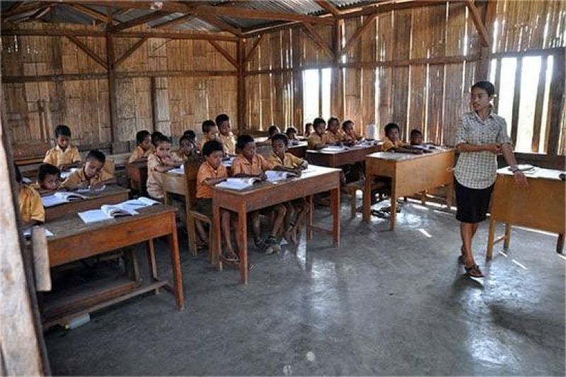 sekolah kosong tanpa guru di daerah 3T Indonesia