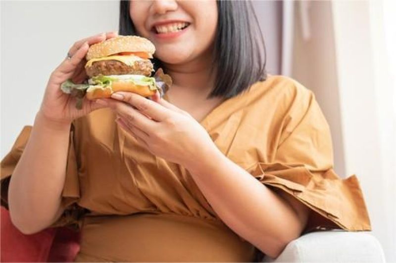 kebiasaan konsumsi fast food yang membahayakan kesehatan masyarakat